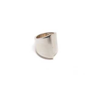 Un anello argento